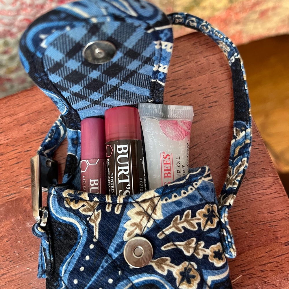 Vera Bradley phone and accessories case in Windsor paisley navy pattern